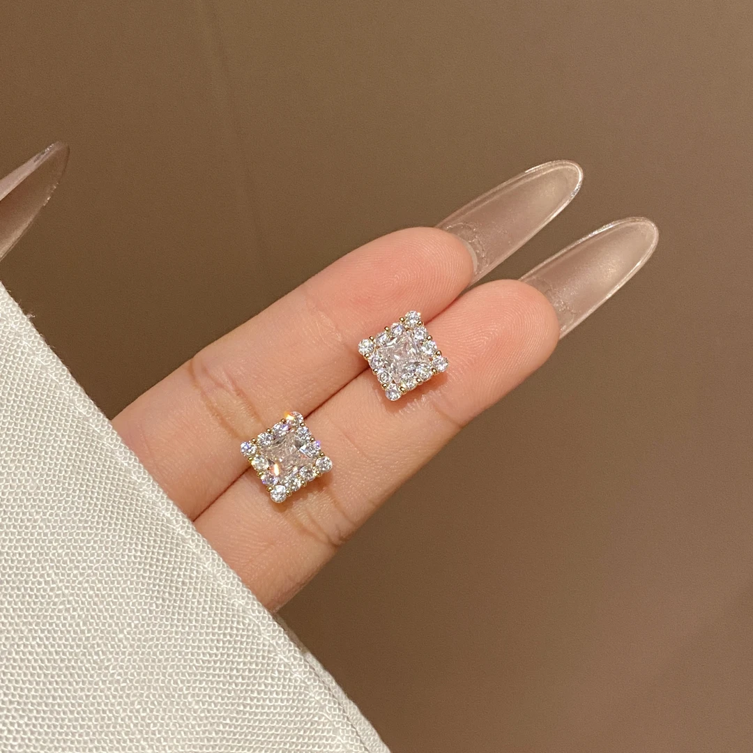 铜合金合成锆石耳饰 大气轻奢设计满钻方糖耳钉A2664