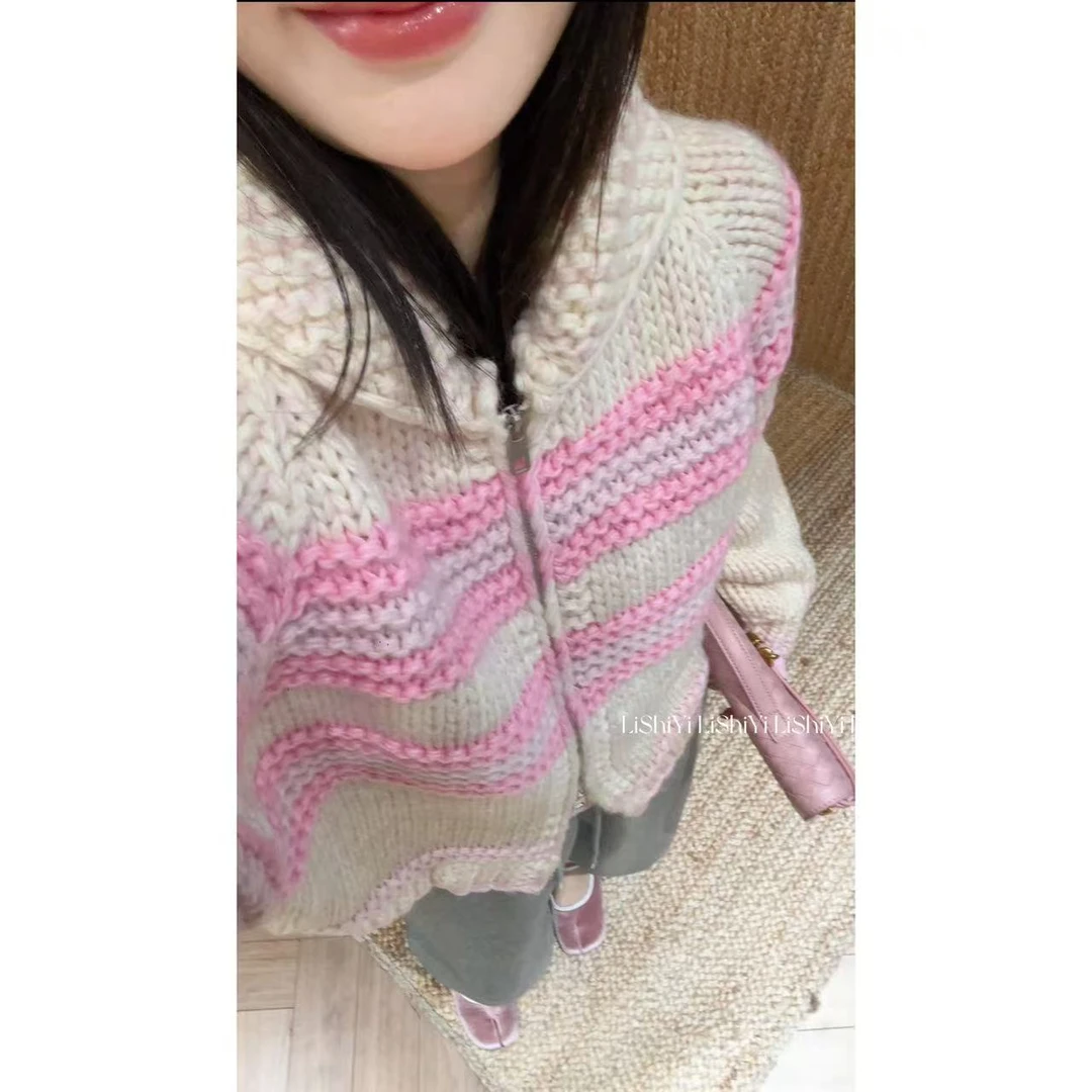 LISHIYI STUDIO 深圳货秋冬法式手工减龄针织外套粉色拉链78-555
