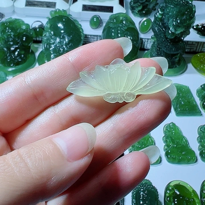 未镶嵌蛇纹石玉颈饰