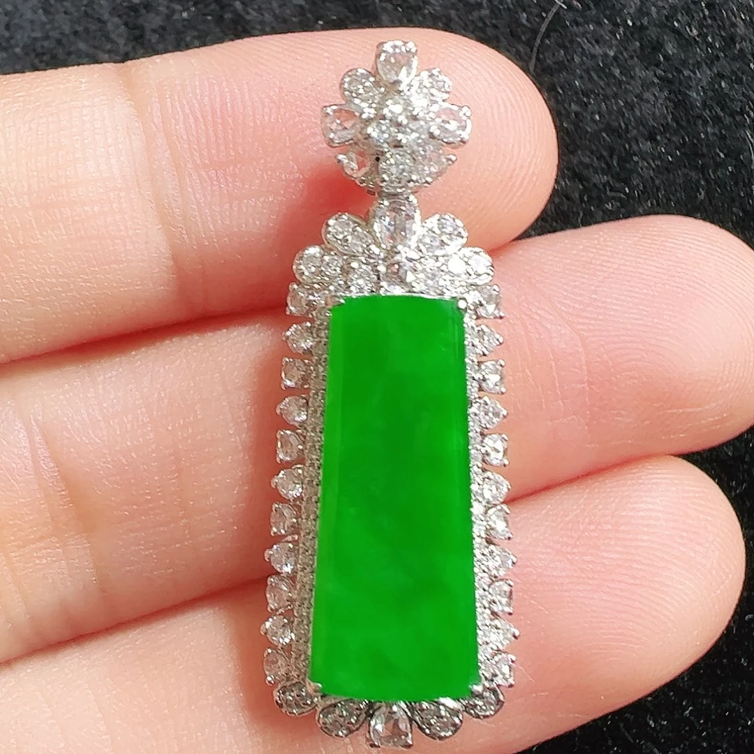 翡翠18K金镶嵌耳坠