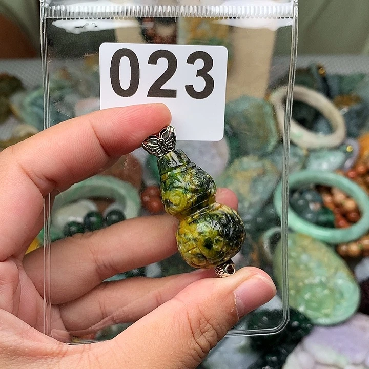 翡翠未镶嵌颈饰c*t翡翠