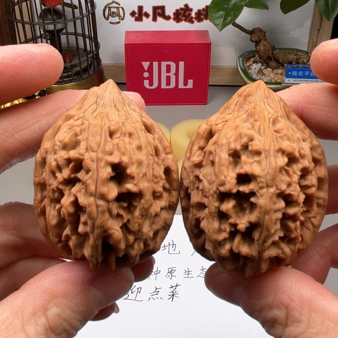 吊坠文玩核桃大枯石