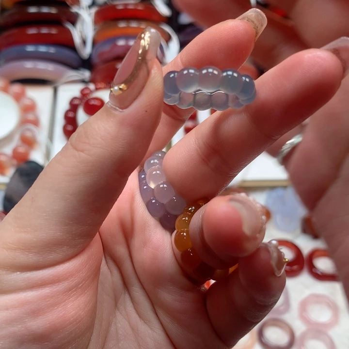 玛瑙/玉髓手镯未镶嵌旯*