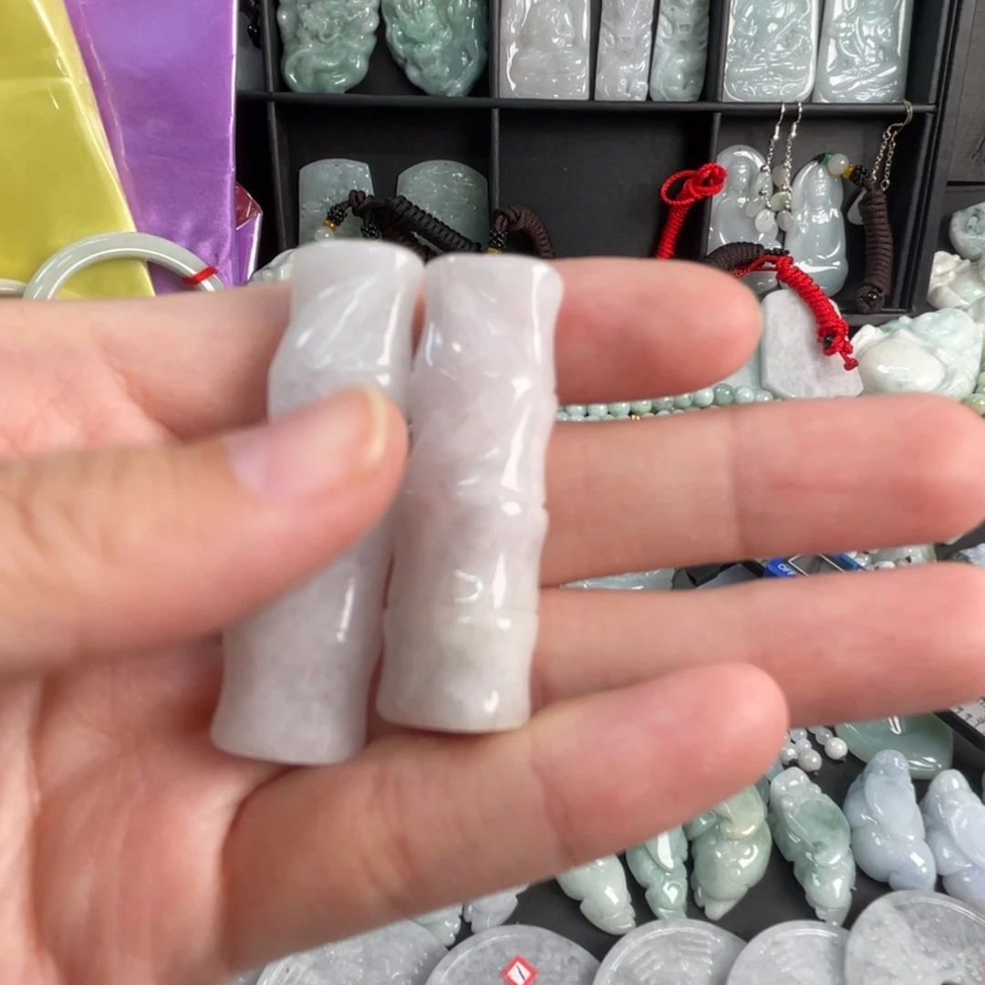 翡翠未镶嵌吊坠(不含链)微瑕