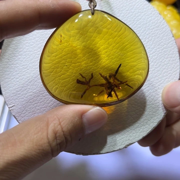 未镶嵌颈饰琥珀琥珀吊坠20克