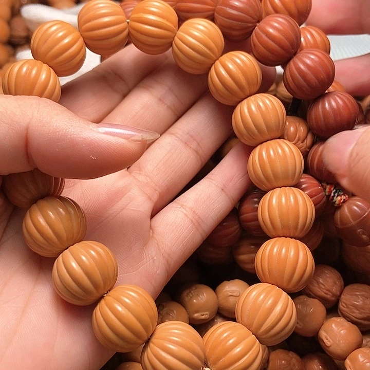 猴头核桃手串西**鹰手持