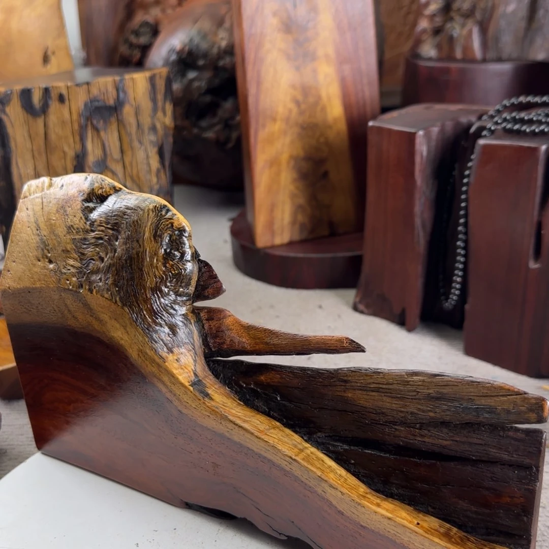 大果紫檀（缅甸花梨）狗*