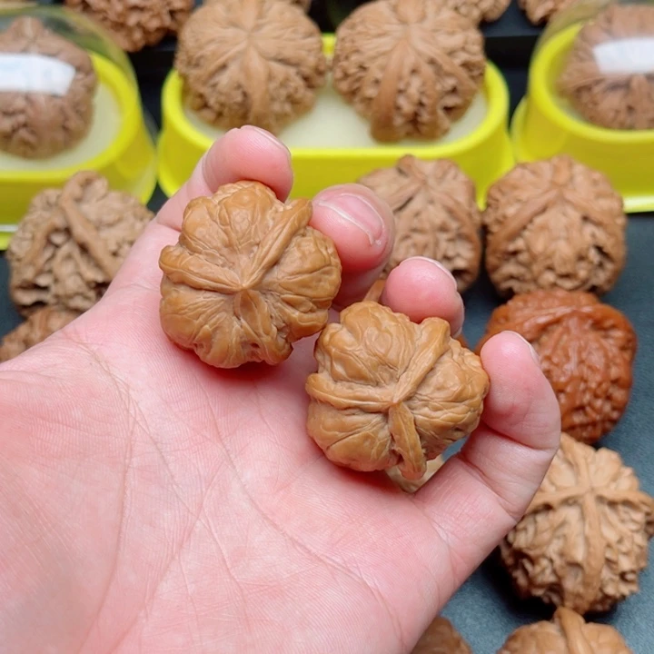 把件文玩核桃蛤蟆头三棱34×33×33