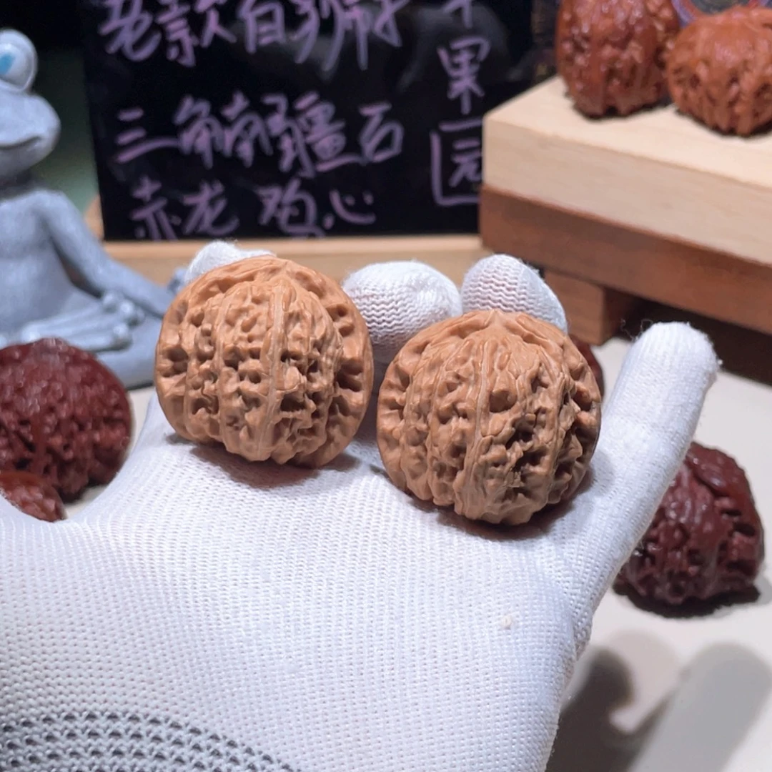 把件文玩核桃白狮子2091，3736