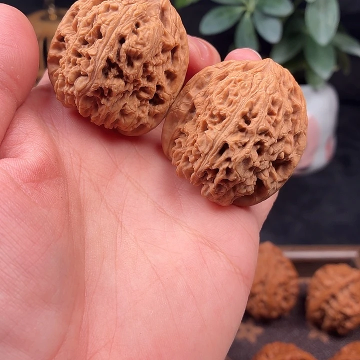 文玩核桃吊坠南疆石