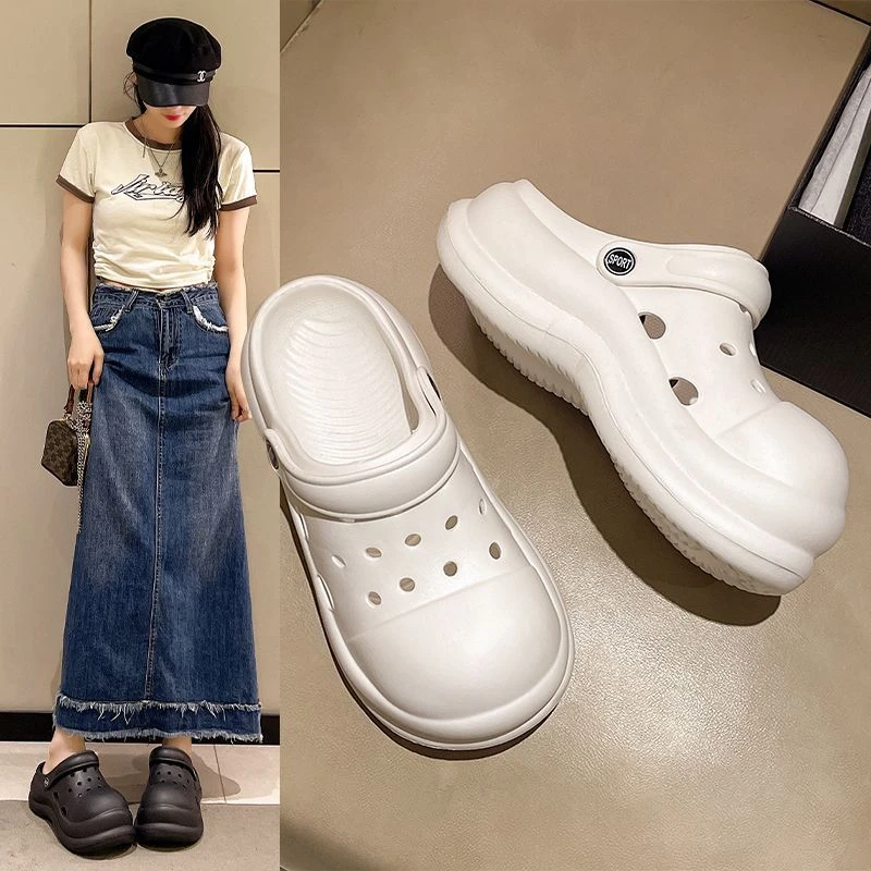 厚底洞洞鞋女夏季外穿2025新款踩屎感增高沙滩防滑拖鞋女K