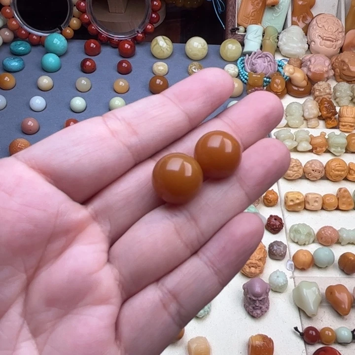 未镶嵌石英质玉（缅黄）珠宝半成品