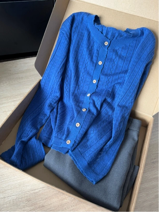 克莱因蓝针织开衫不褪色圆领镂空羊毛衫百搭慵懒风短款显瘦气质