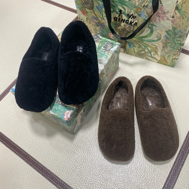 青咖品牌女鞋2025秋冬新款真皮平底休闲羊羔毛乐福鞋女时尚毛毛鞋
