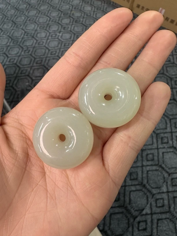 新疆和田玉钢板料平安扣多样性发一