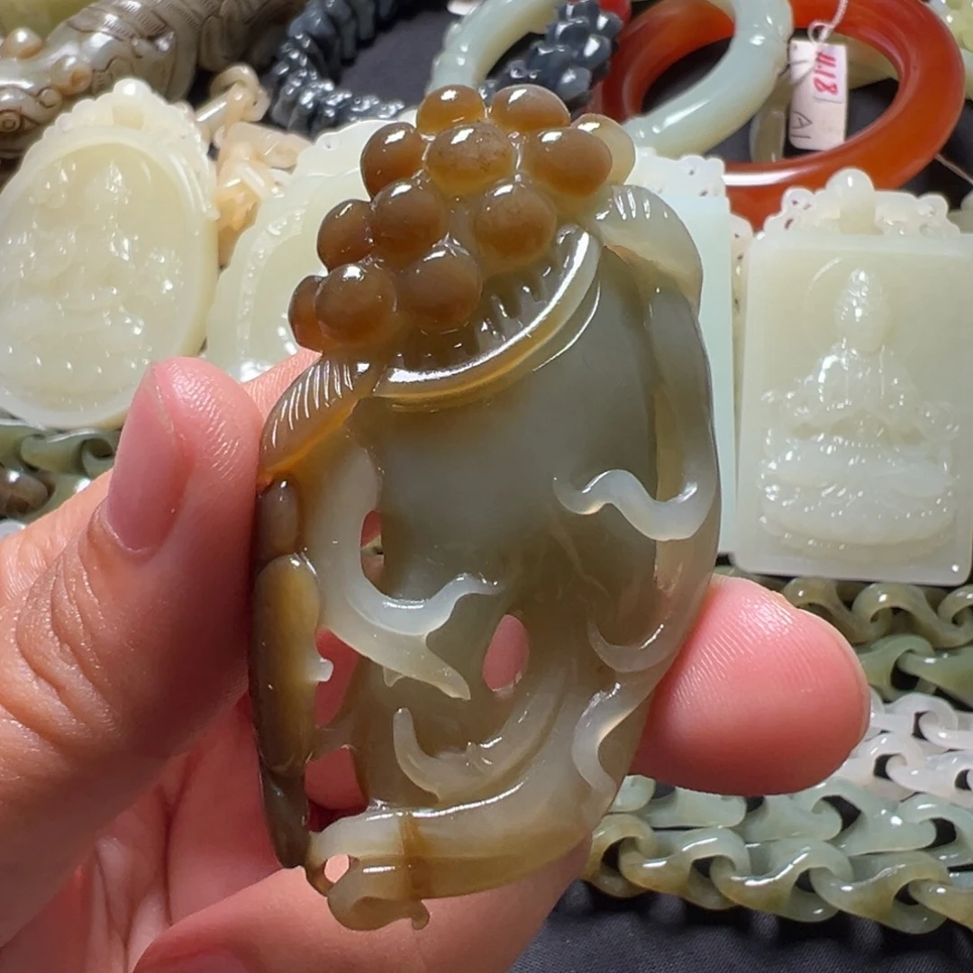 和田玉未镶嵌颈饰