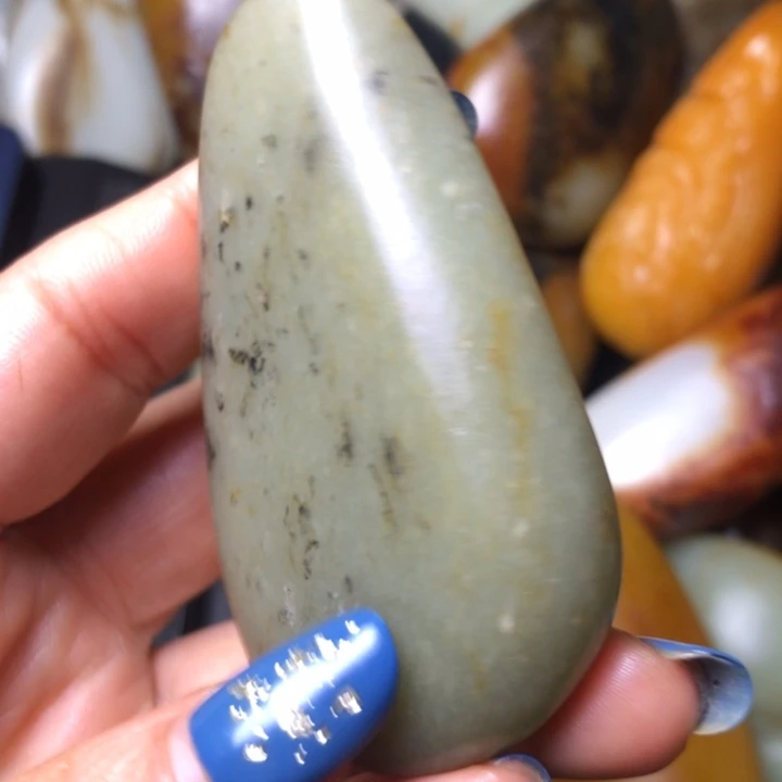 和田玉未镶嵌珠宝奇石