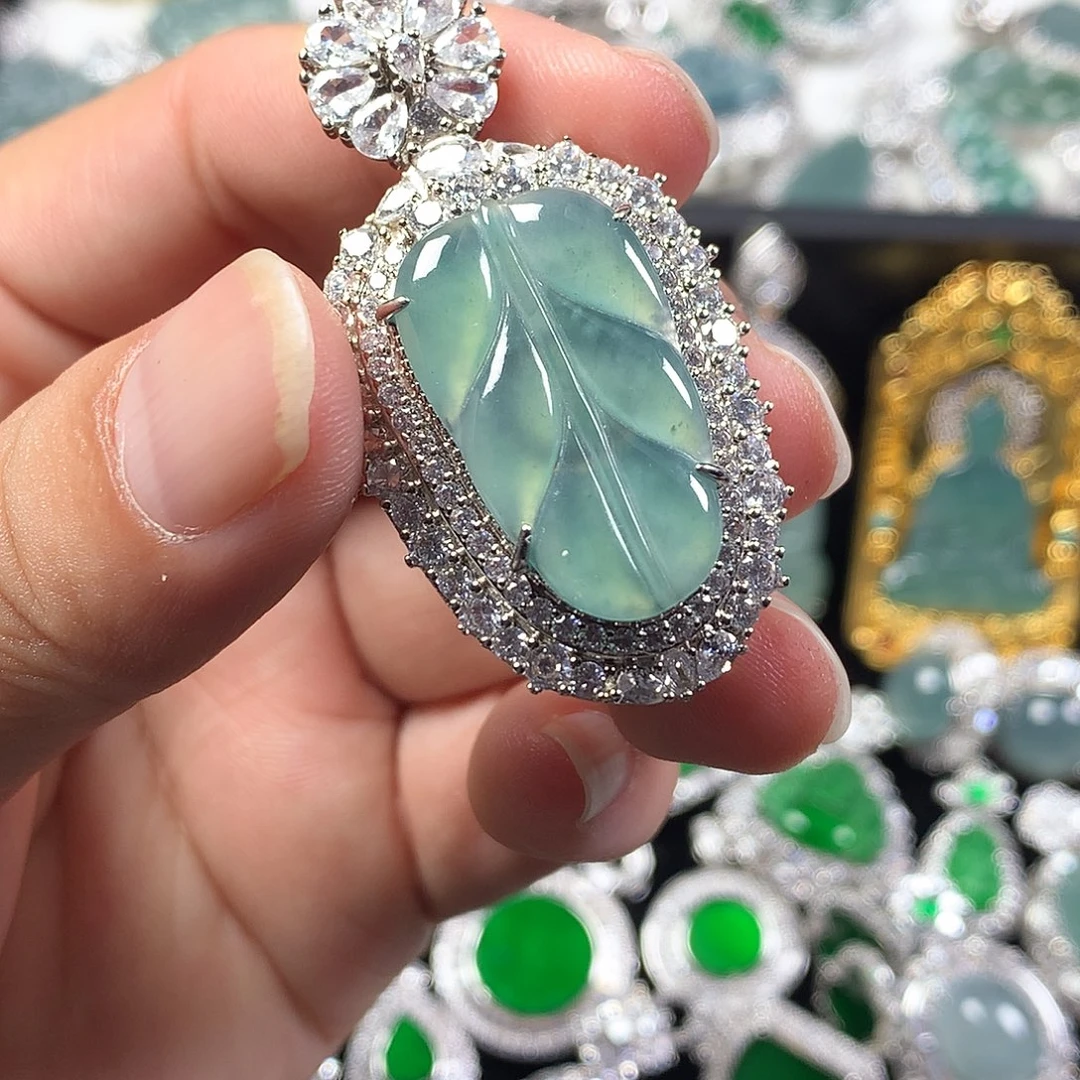 翡翠未镶嵌吊坠(不含链)