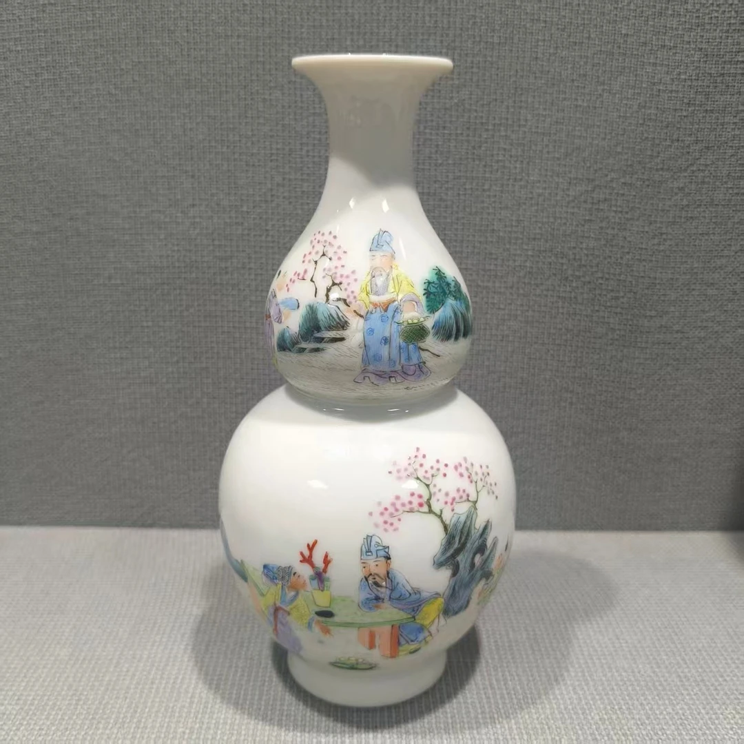16 68 民国 粉彩人物葫芦瓶-516