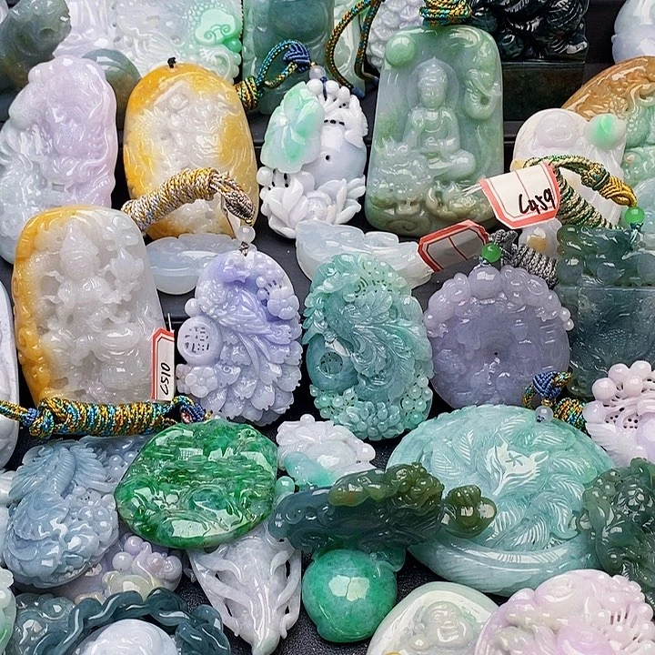 吊坠(不含链)未镶嵌翡翠