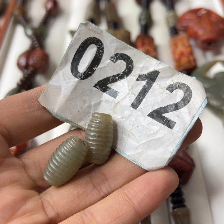 布***布颈饰未镶嵌和田玉（糖玉）