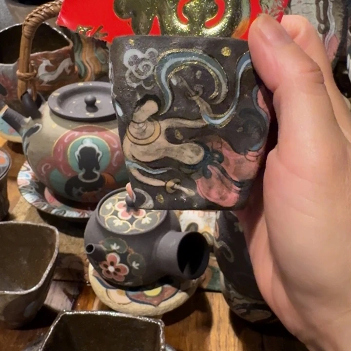 手工制作各种精美陶瓷