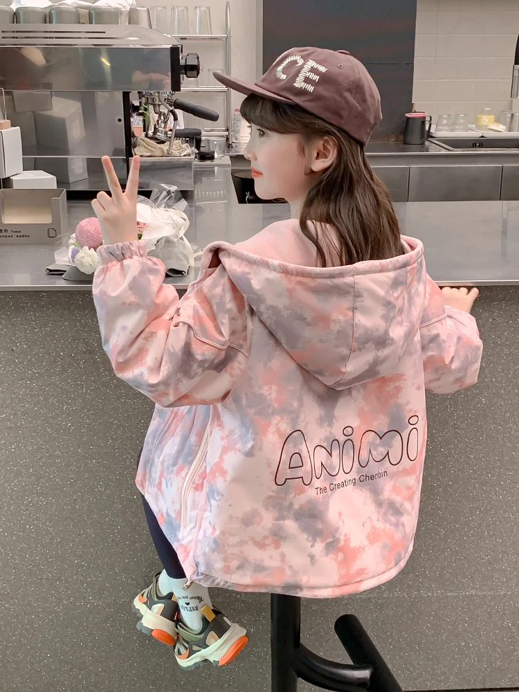 女童外套秋装2025新款洋气春秋季女孩加绒洋气大童儿童冲锋衣秋冬