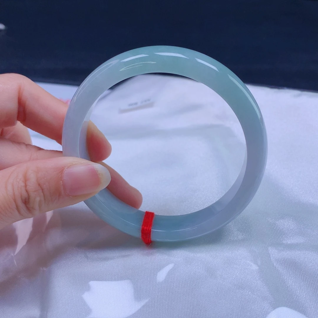 翡翠手镯未镶嵌丹****馆5757575757557