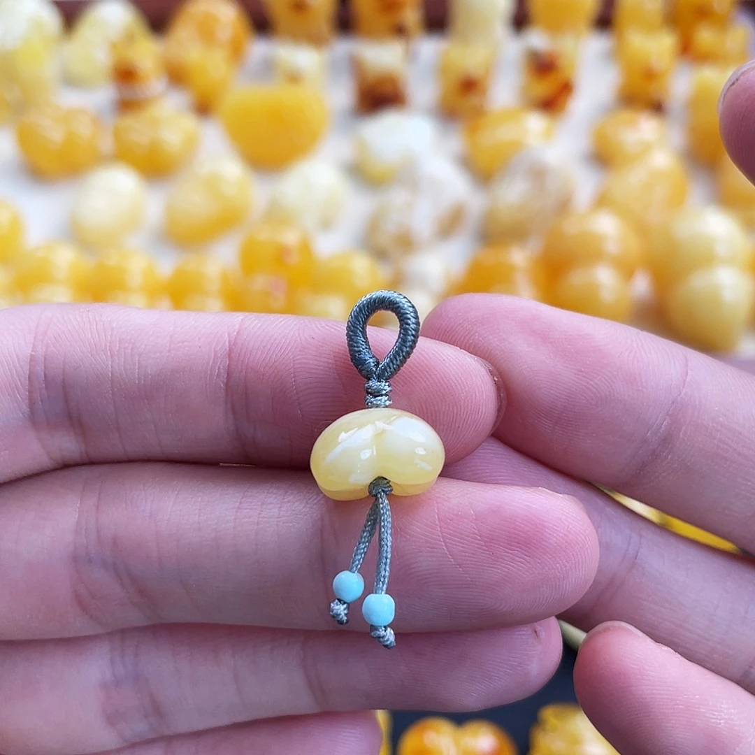 琥珀未镶嵌珠宝奇石