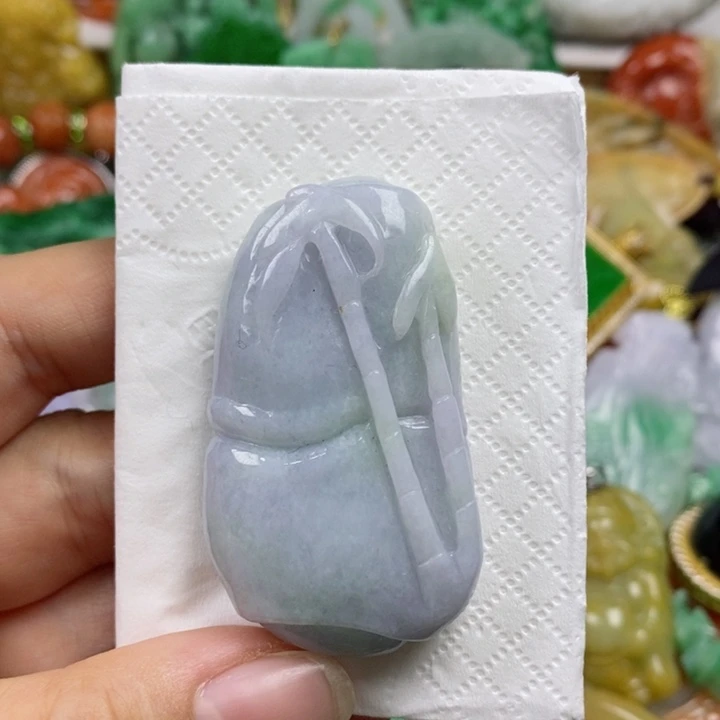 翡翠吊坠(赠链)未镶嵌