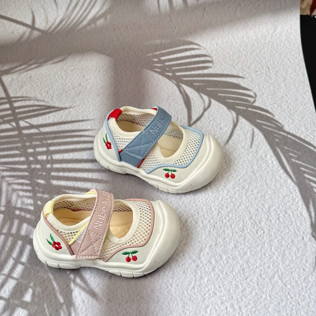 2025新款夏女童刺绣单鞋透气网面宝宝学步鞋幼童包头凉鞋防滑软底
