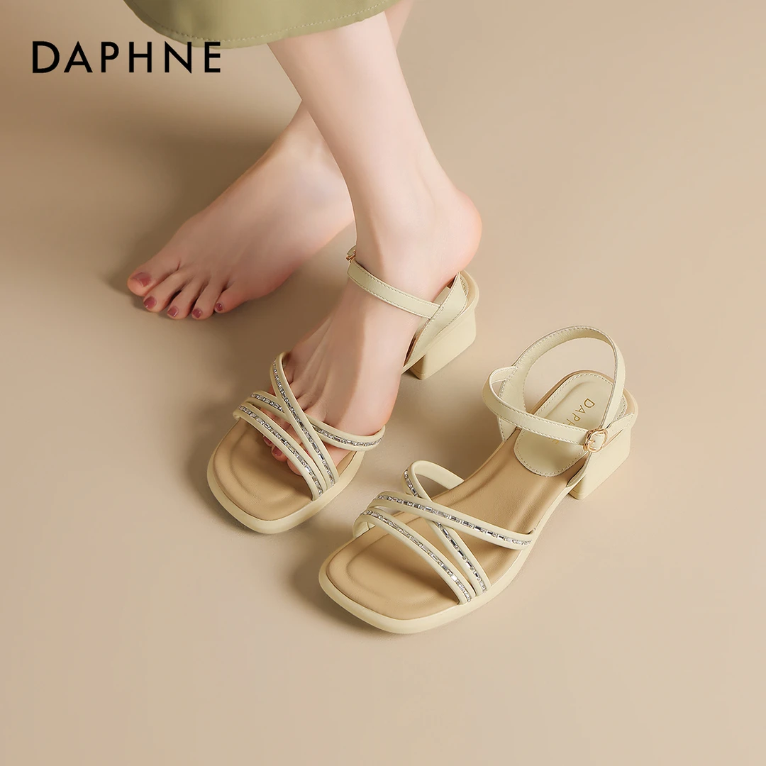 达芙妮法式气质水钻凉鞋2025新款夏季外穿百搭配裙子粗跟通勤女鞋