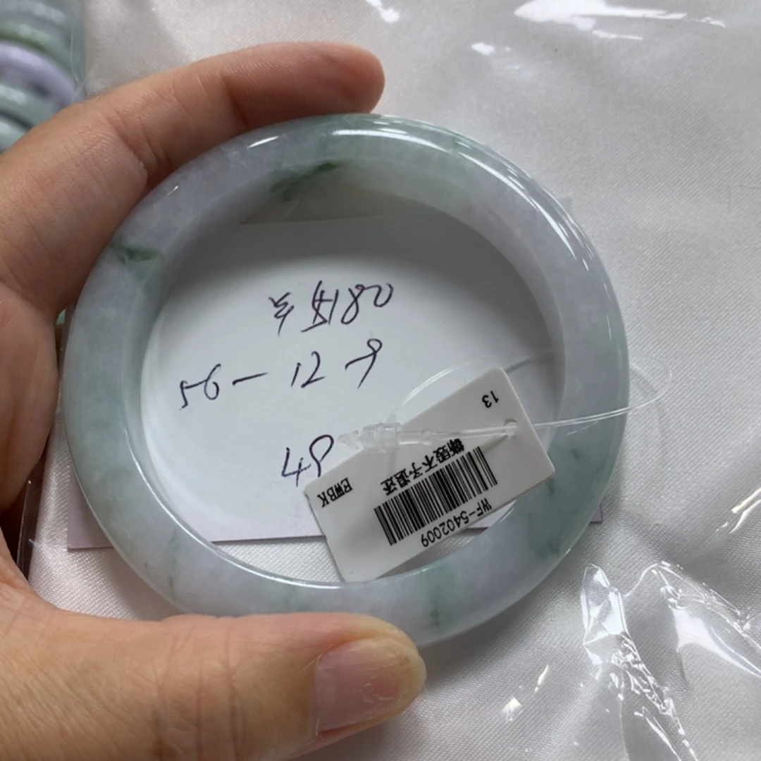 翡翠未镶嵌手镯49