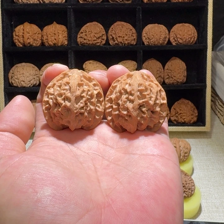 文玩核桃吊坠39苹果园