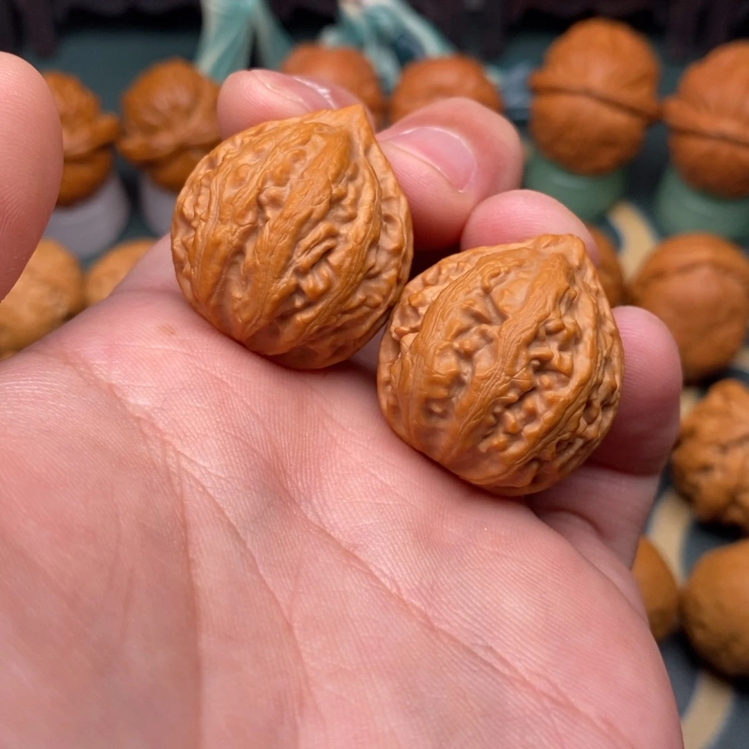 文玩核桃把件龙脊