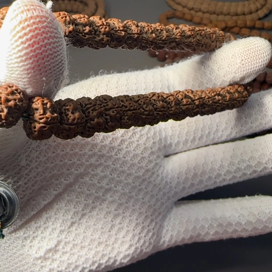 噜***噜金刚菩提吊坠肩体同宽平细手持