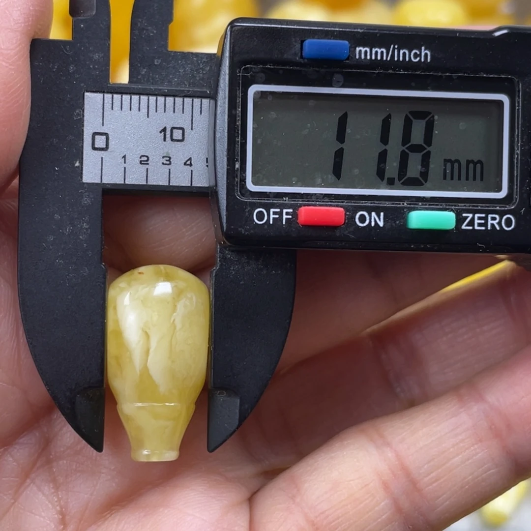 蜜蜡未镶嵌裸石16杂