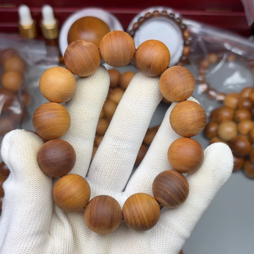 长***终柏木1.8尺寸黑油毛坯手串