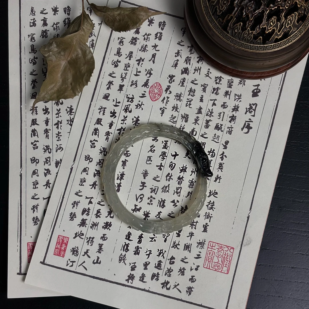 Nanya/南亚多样性发一水墨手工雕刻岫玉蛇镯原创设计可定制手镯