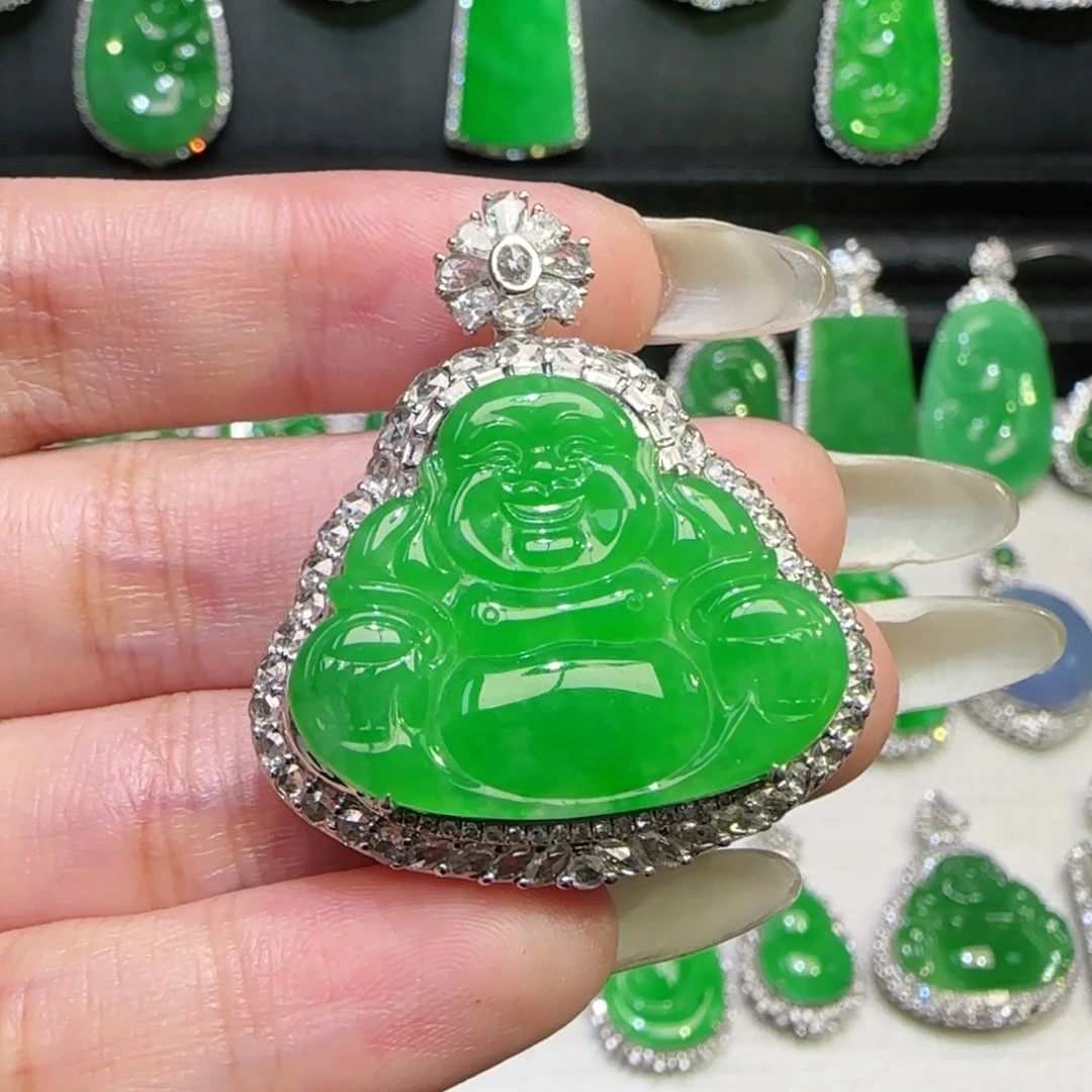 翡翠18K金镶嵌颈饰