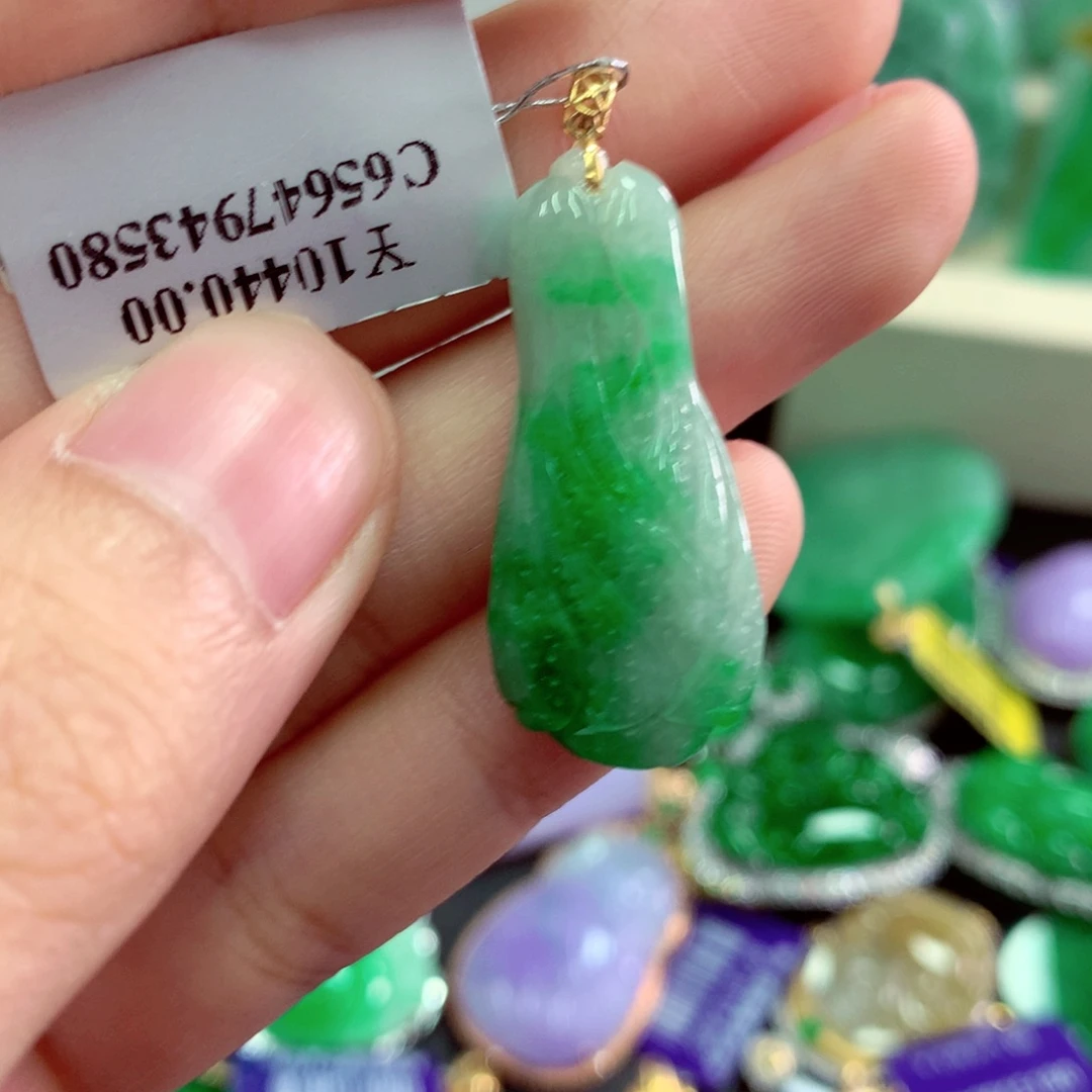 吊坠(不含链)18K金镶嵌翡翠