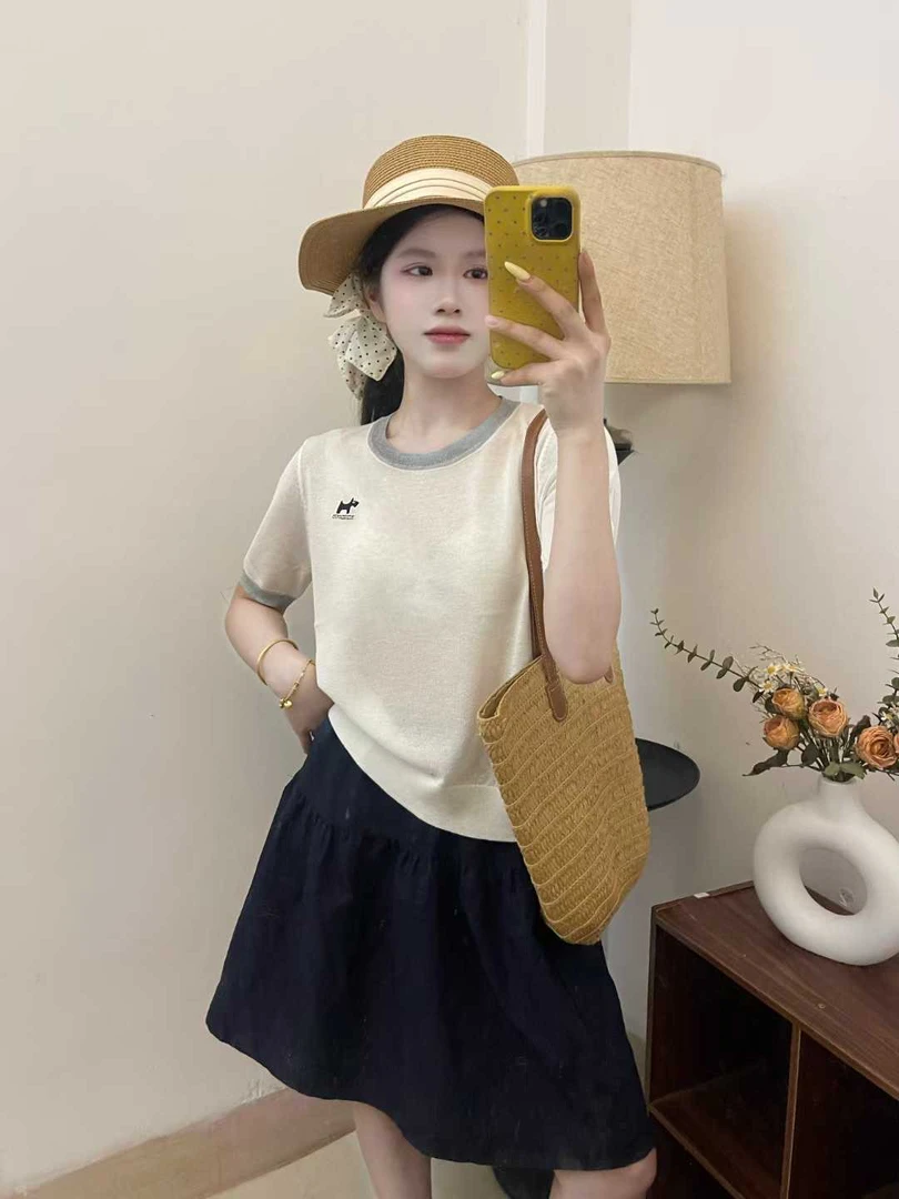 毛针织衫黑色简约刺绣圆领休闲风设计感时尚夏季小众短款