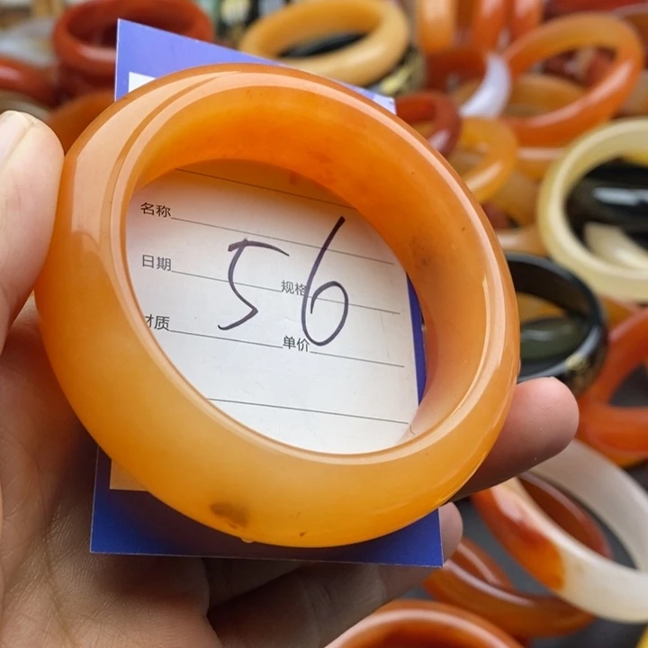 未镶嵌手镯石英质玉