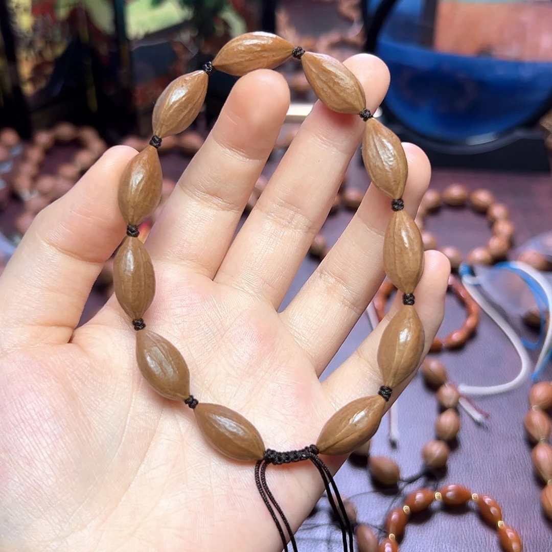 小***儿橄榄核手串/手链油 1.05 2.05左右