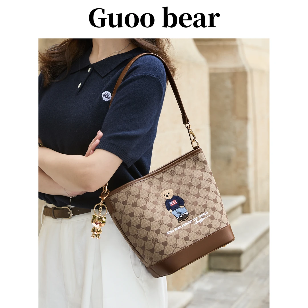 GUOOBEAR古家小熊2025新款帆布刺绣水桶包休闲百搭单肩斜挎包女