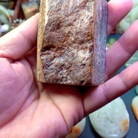 岫岩河磨玉（透闪石质玉）颈饰未镶嵌