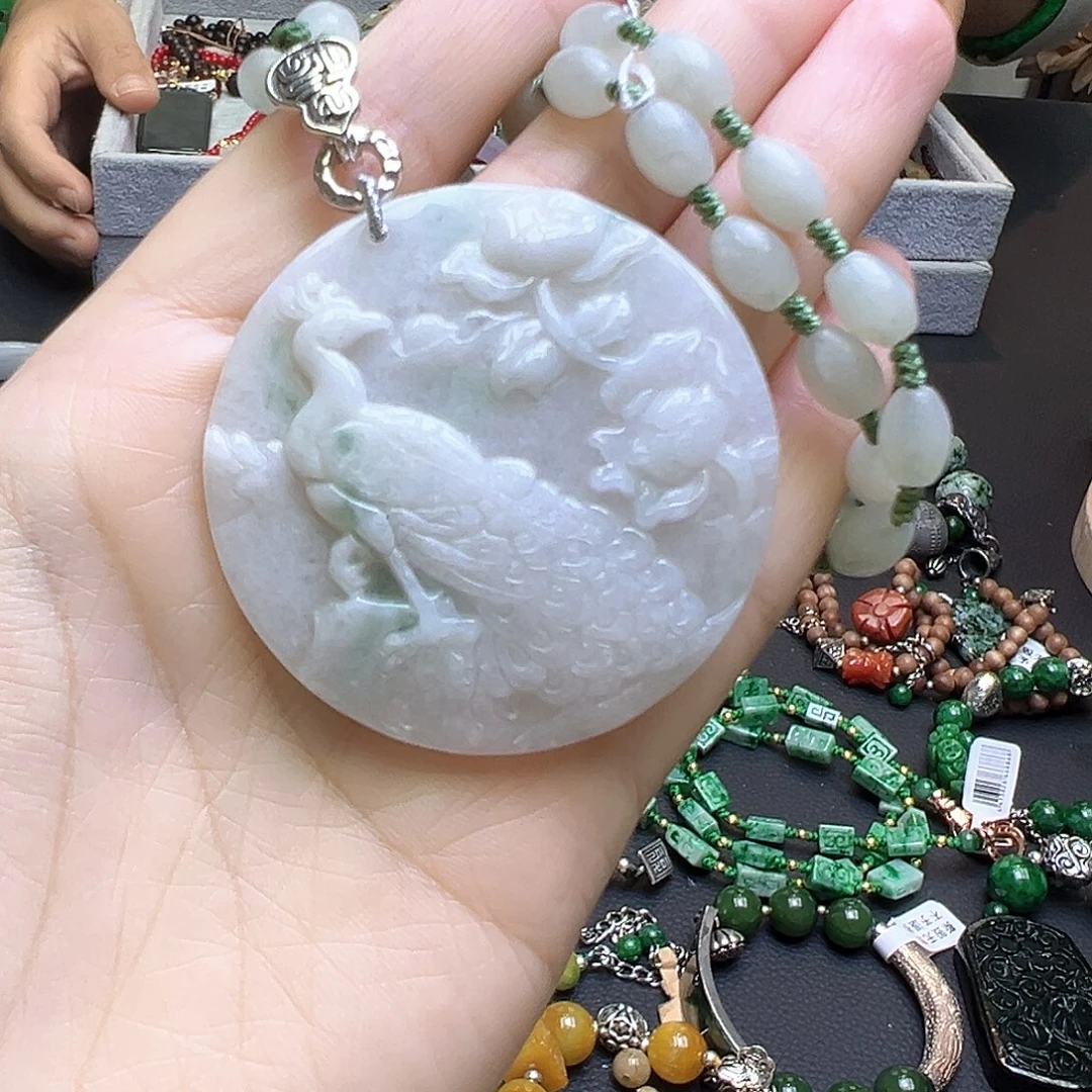 翡翠未镶嵌颈饰99