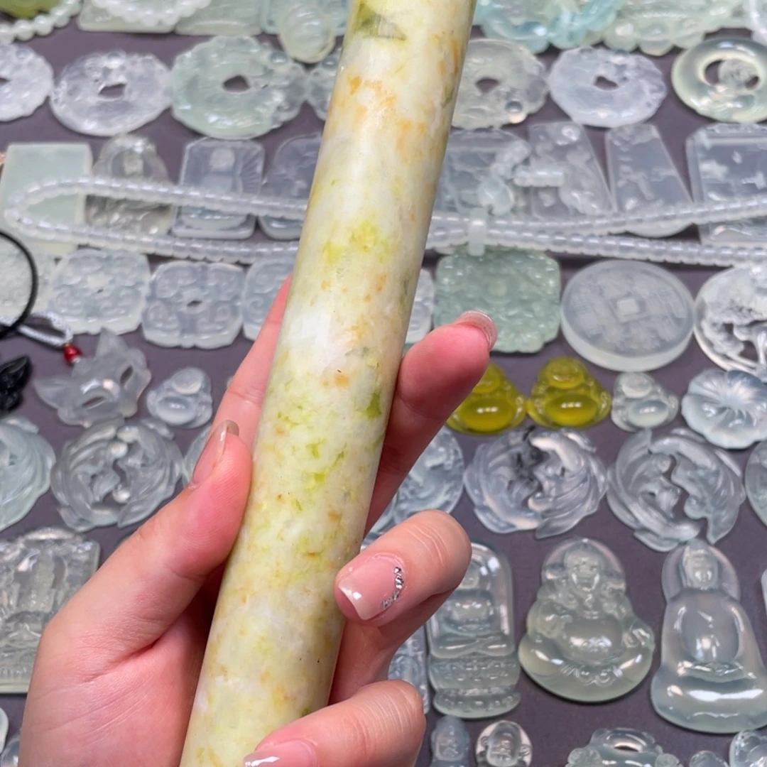 未镶嵌蛇纹石玉颈饰