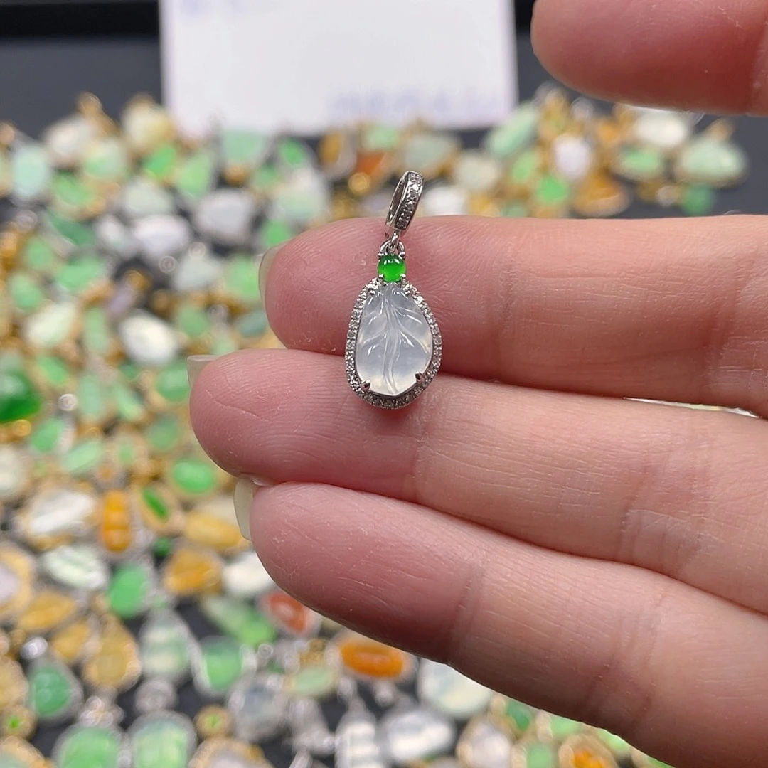 翡翠颈饰18K金镶嵌天然翡翠18kA货