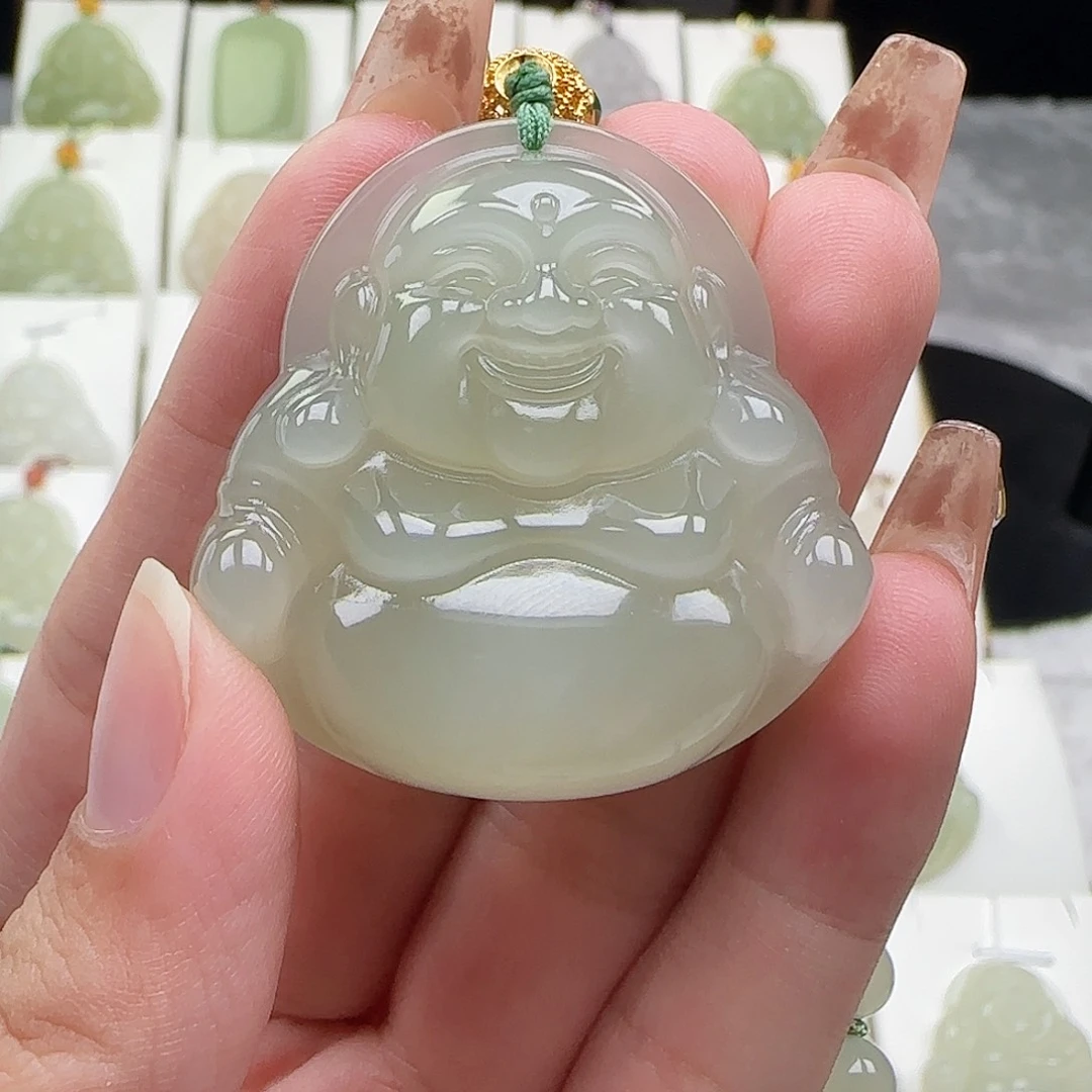 和田玉足金镶嵌颈饰